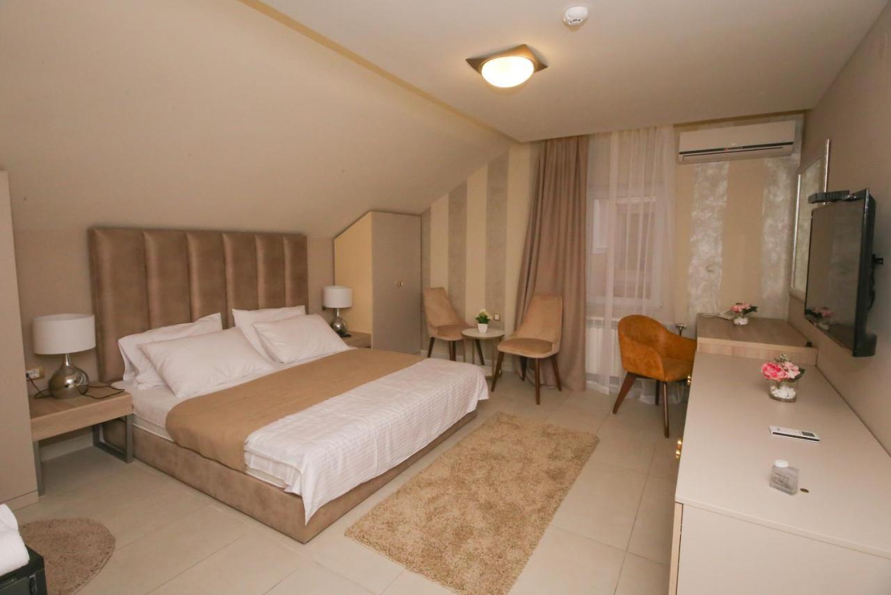 Hotel Bajadera Lux Belgrado Esterno foto