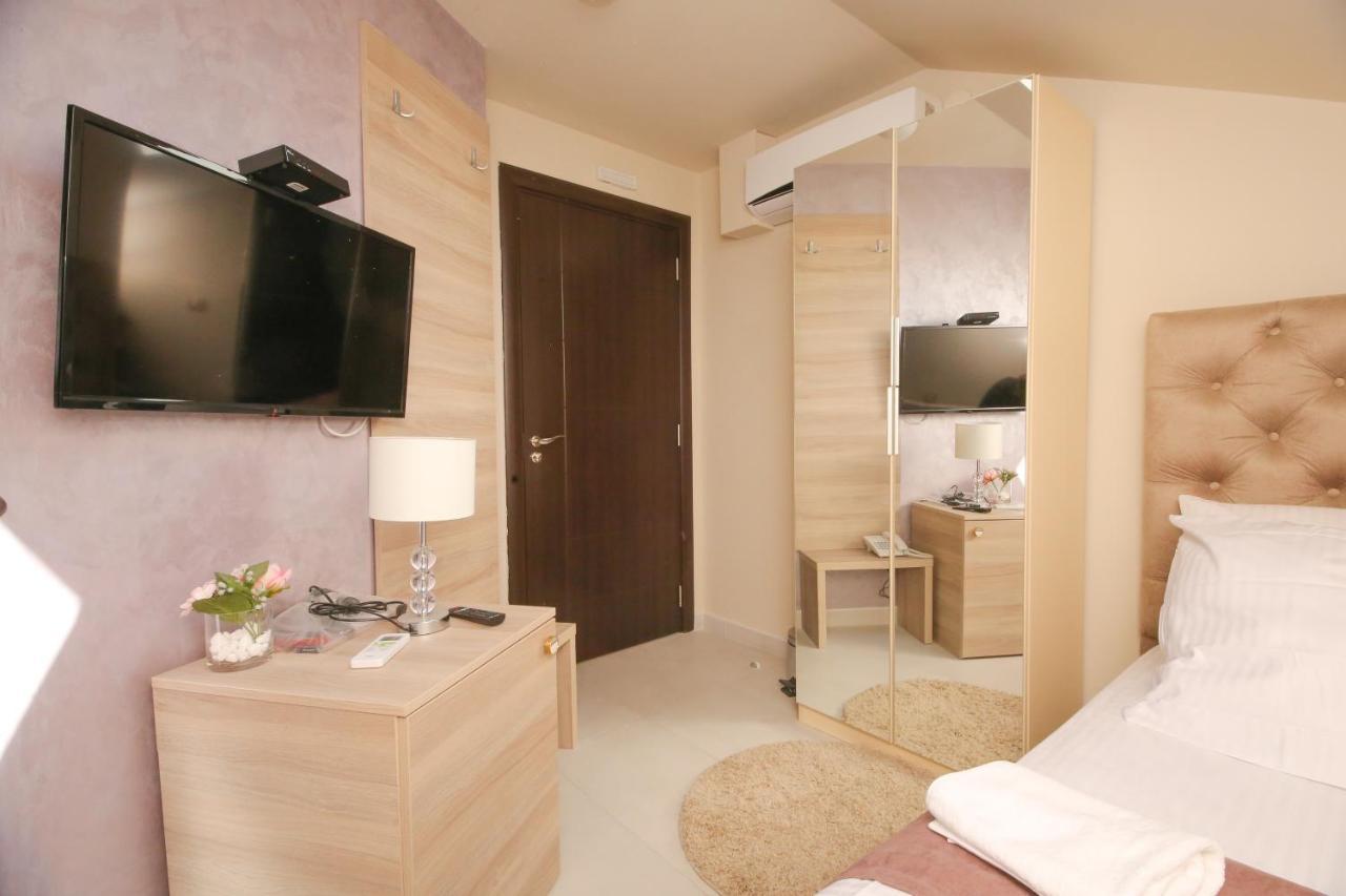 Hotel Bajadera Lux Belgrado Esterno foto