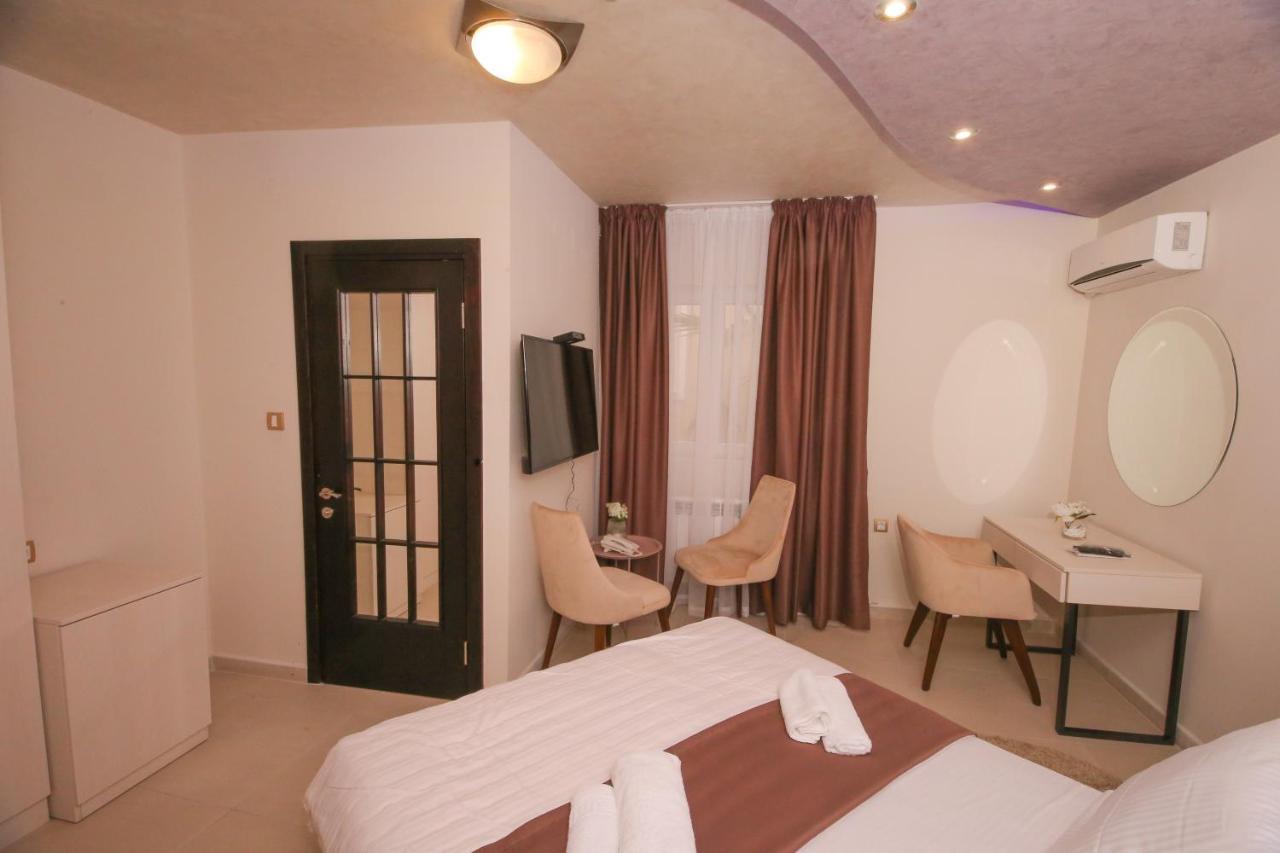 Hotel Bajadera Lux Belgrado Esterno foto