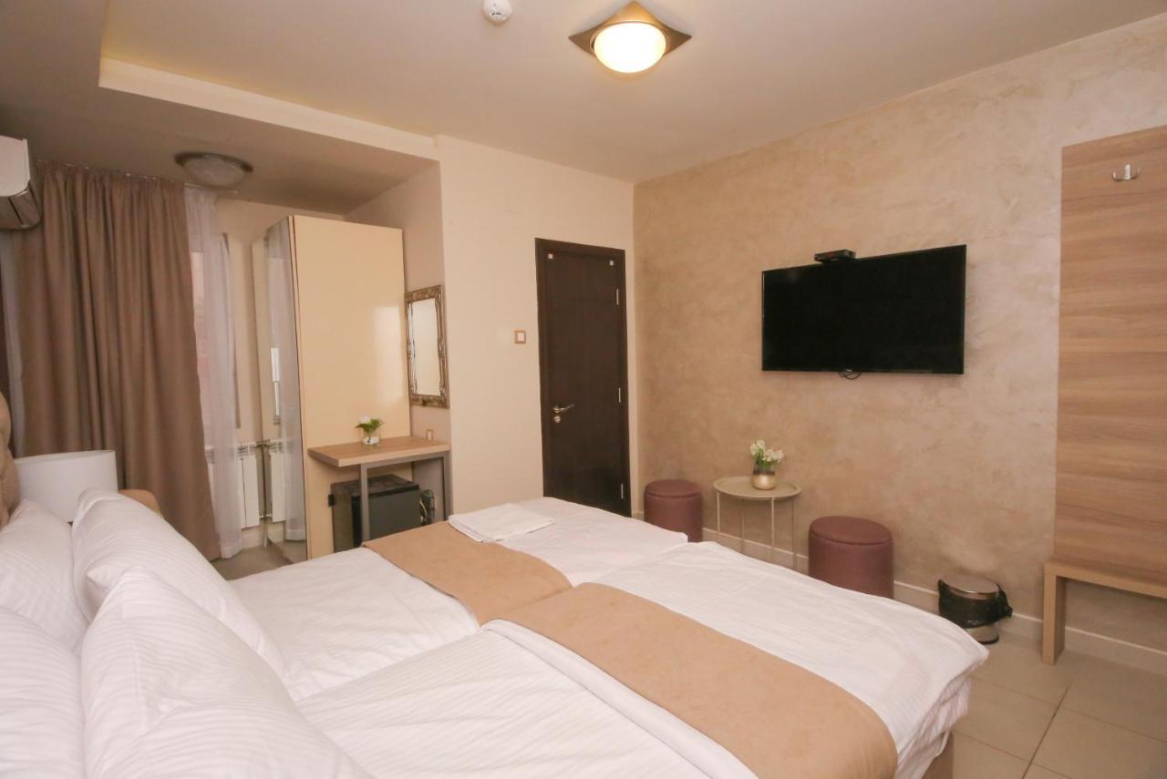 Hotel Bajadera Lux Belgrado Esterno foto