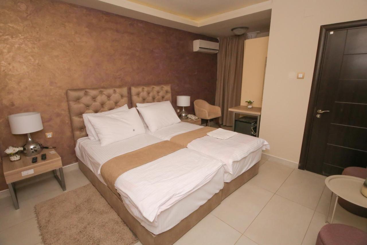 Hotel Bajadera Lux Belgrado Esterno foto